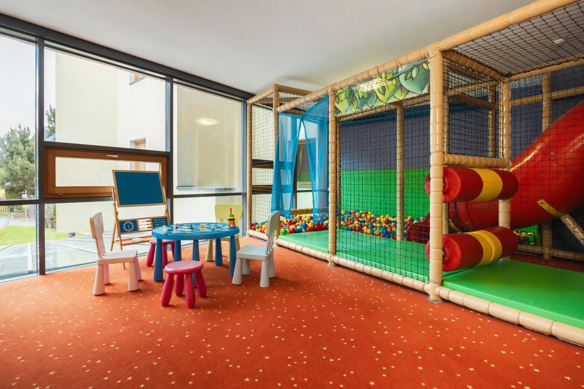 Neueroeffnung Miaflor Familien- & Aktivresort Рид-им-Оберинталь Экстерьер фото
