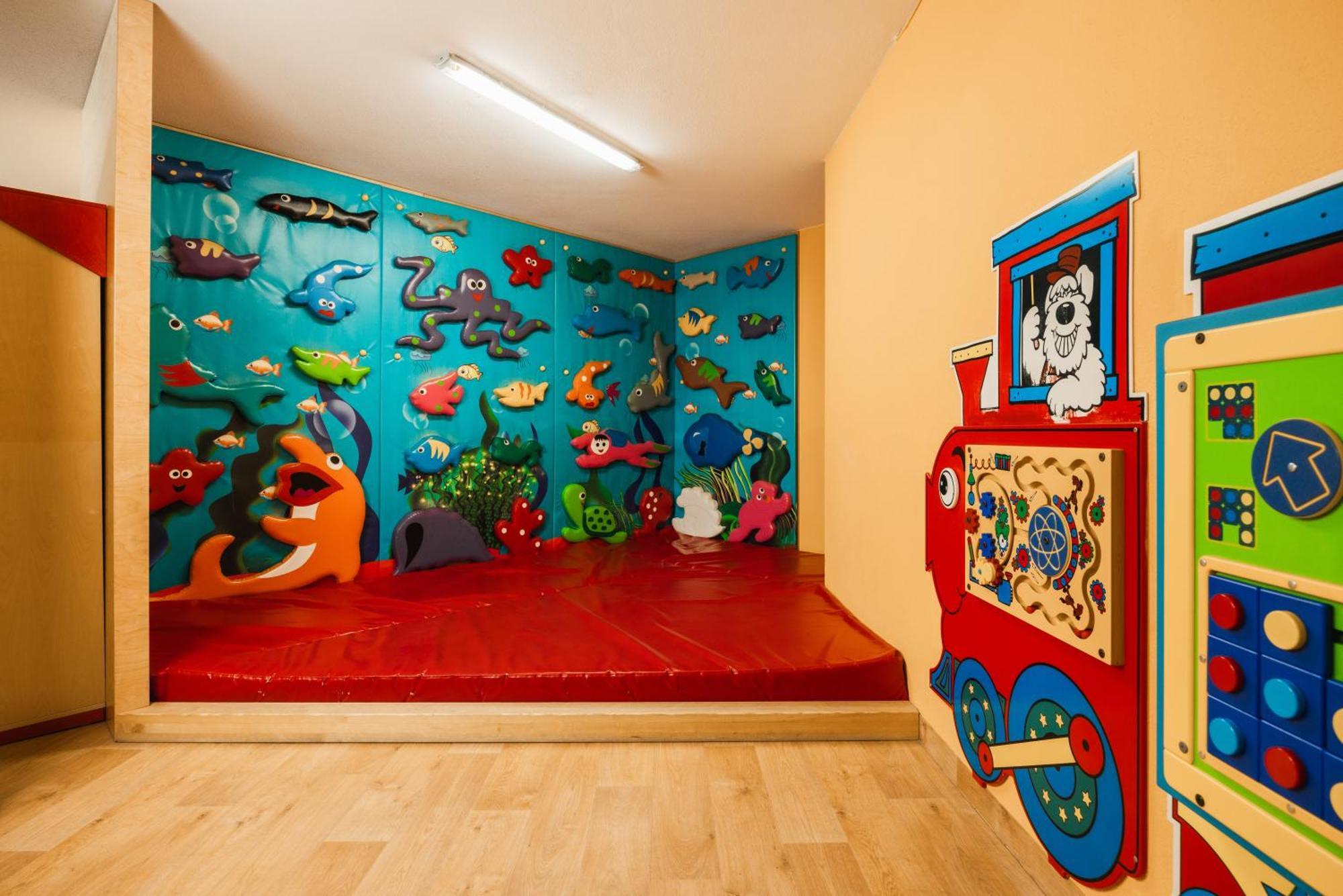 Neueroeffnung Miaflor Familien- & Aktivresort Рид-им-Оберинталь Экстерьер фото